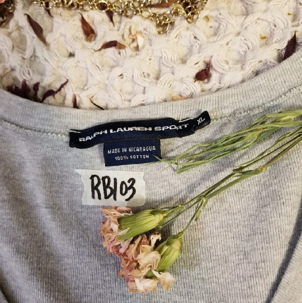 🌻🌺🌻RALPH LAUREN V NECK LOGO TEE!! - Picture 5 of 6